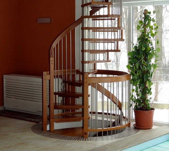 Винтовая комбинированная лестница Мира Н01