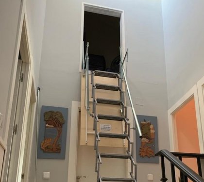 Раздвижная лестница для установки в стену Aci Verticale Fantozzi
